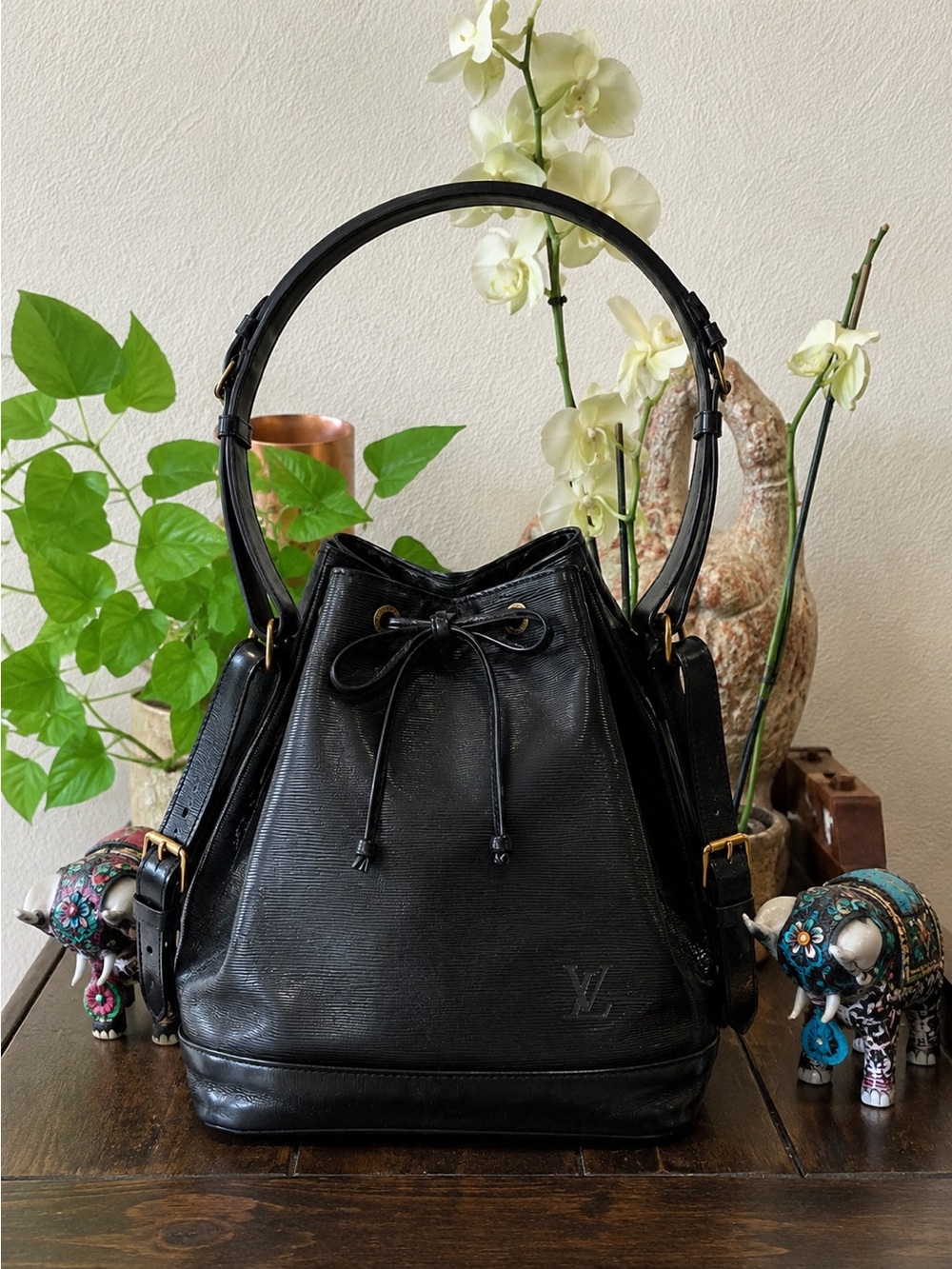 Louis Vuitton Epi Noé Black Shoulder/Crossbody Bucket Bag – Authentic Vintage